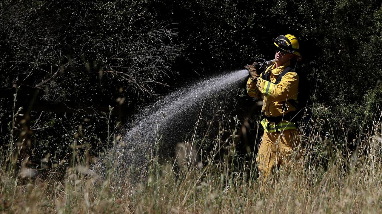 Emiten alerta roja en el sur de California por altas temperaturas y fuertes vientos