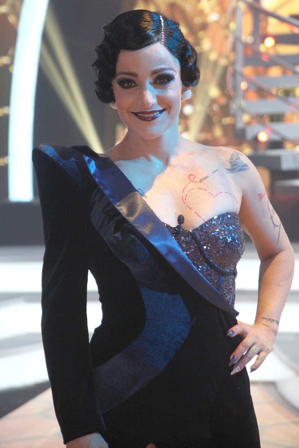 Lola Cortés es conocida por la magia que crea sobre el escenario, pero también por ser una de las pocas actrices que presume con orgullo todos sus tatuajes.