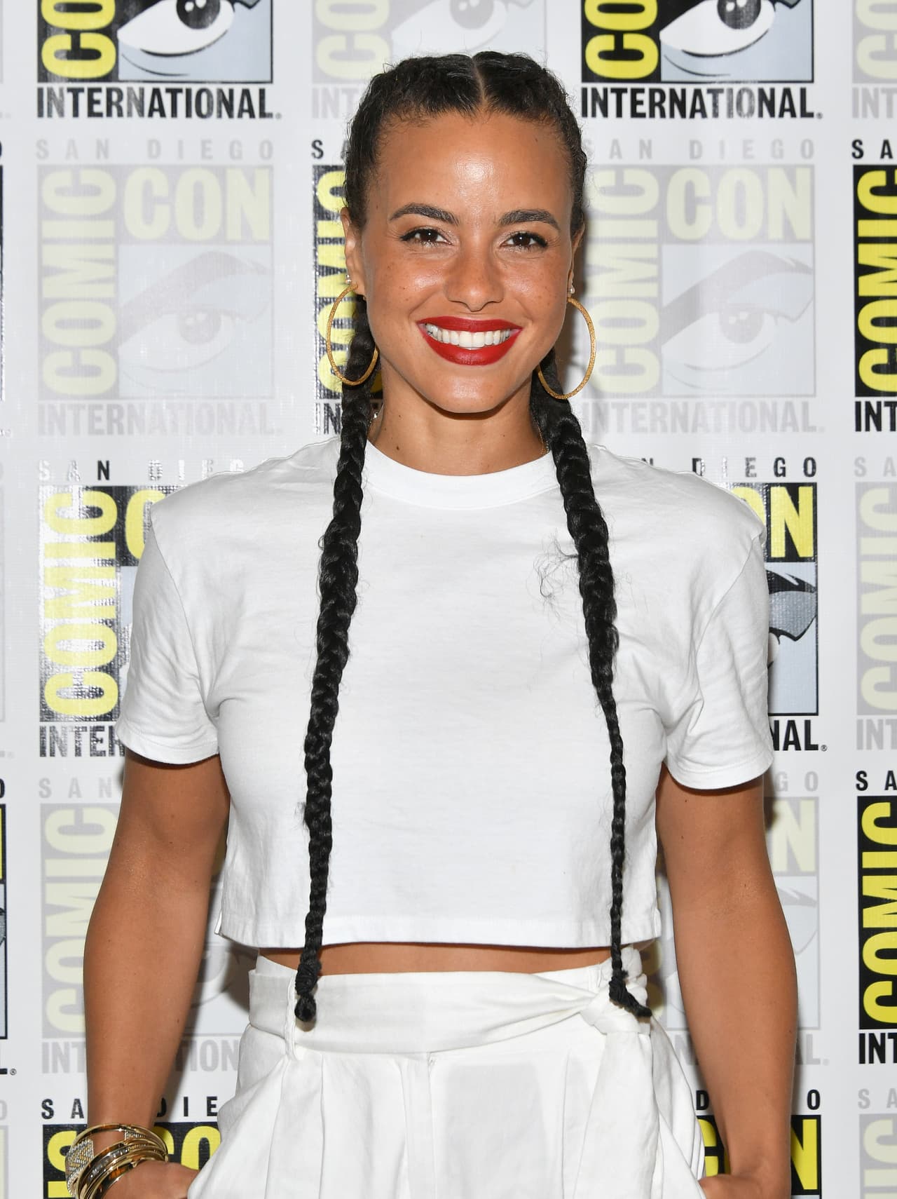 En esa entrega, la encargada de dar vida a Meghan Markle fue la actriz Parisa Fitz-Henry. El príncipe Harry fue interpretado por Murray Fraser.