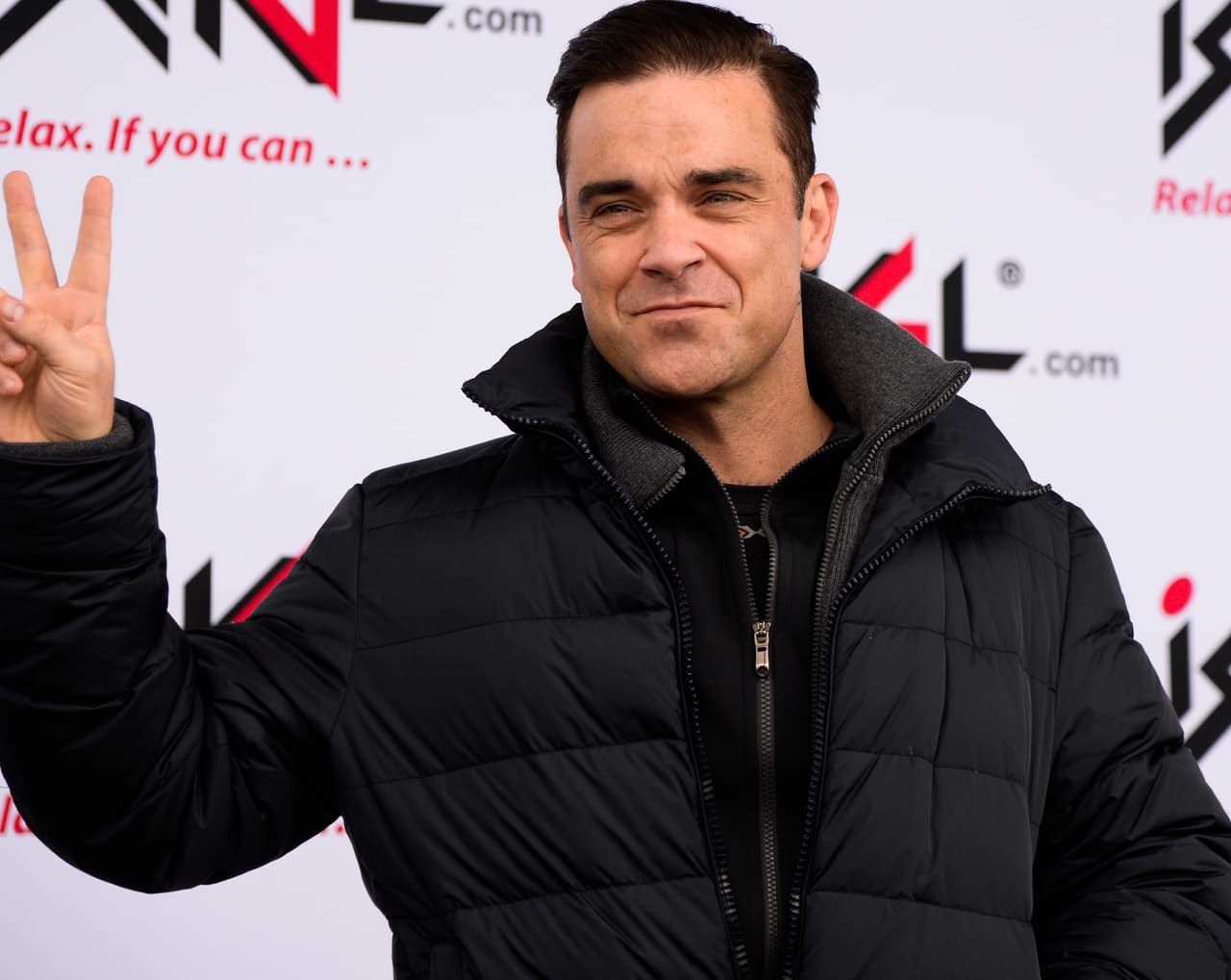 Se sabe que además de la música, otra de las debilidades de Robbie Williams es la indagación sobre vida extraterrestre...