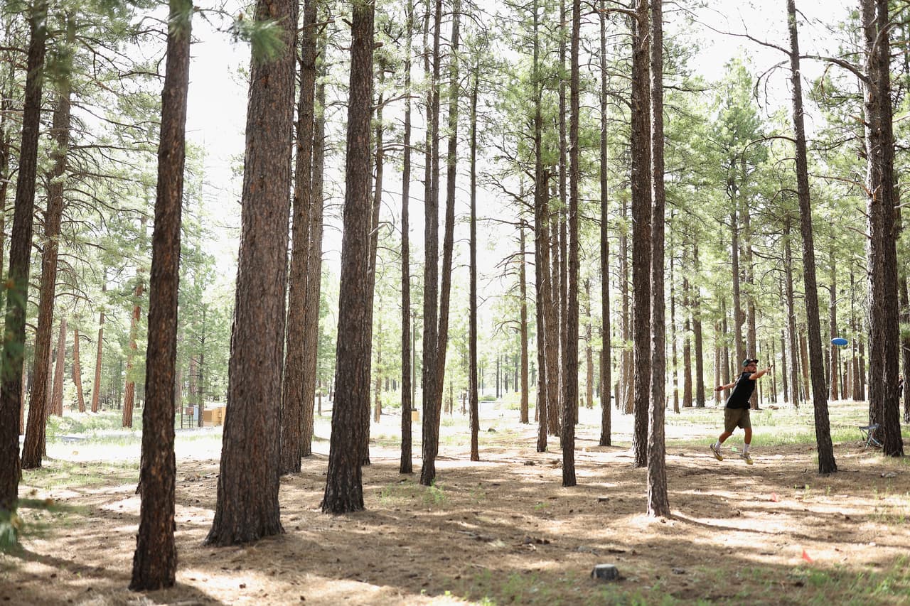 <b>Flagstaff</b> ofrece un clima más fresco y es ideal para hacer un poco de senderimos e incluso acampar bajo las estrellas.