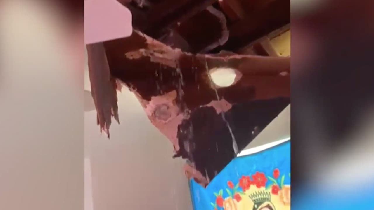 “Tengo a mi niño durmiendo en el suelo”: madre de dos que sufre los estragos de la tormenta invernal en Houston