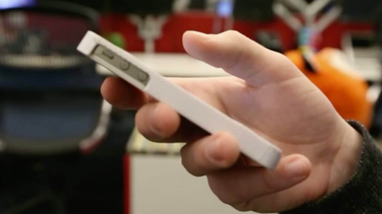 Por lo tanto, las cantidades que aparecen en el Formulario 1099-K se suman a todas las demás cantidades recibidas para así calcular los ingresos brutos en la declaración de impuestos.