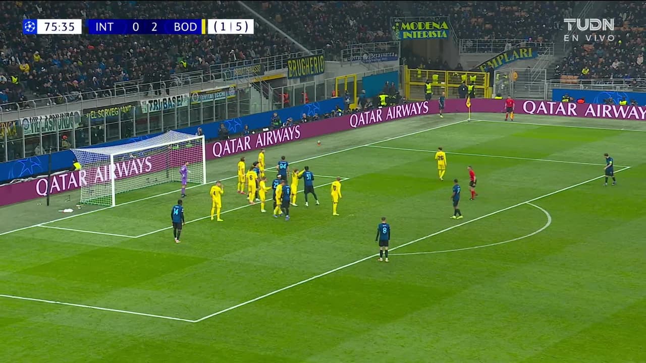 ¡GOL!  anota para Internazionale. Alessandro Bastoni