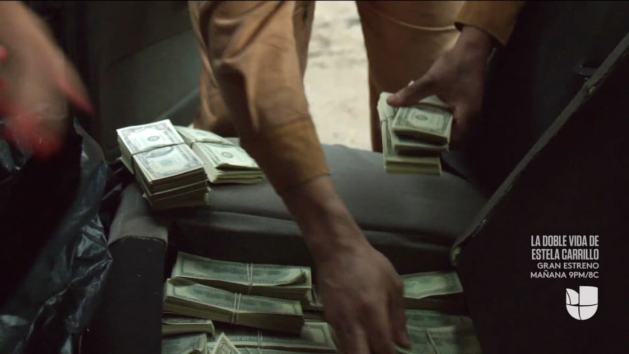 Los hombres de 'El Güero' Palma fingieron ser trabajadores de limpia y sacaron de su casa varias bolsas repletas de dinero.