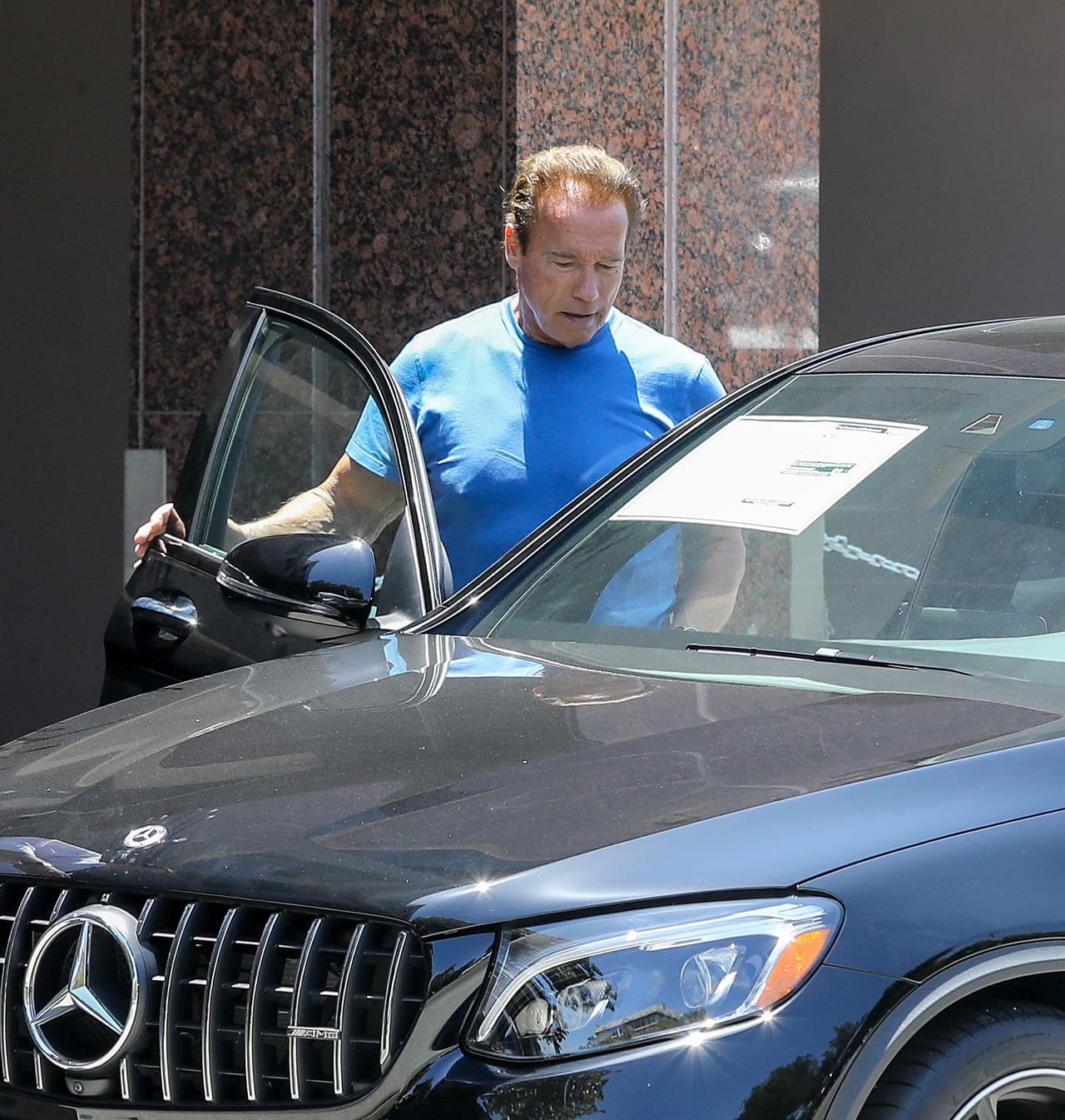 ¿Estará pensando Arnold en regalarle a Heather este modelo? Después de todo al actor no le hace falta lujo y desempeño, ya que tiene una colección de autos con ejemplares destacables.