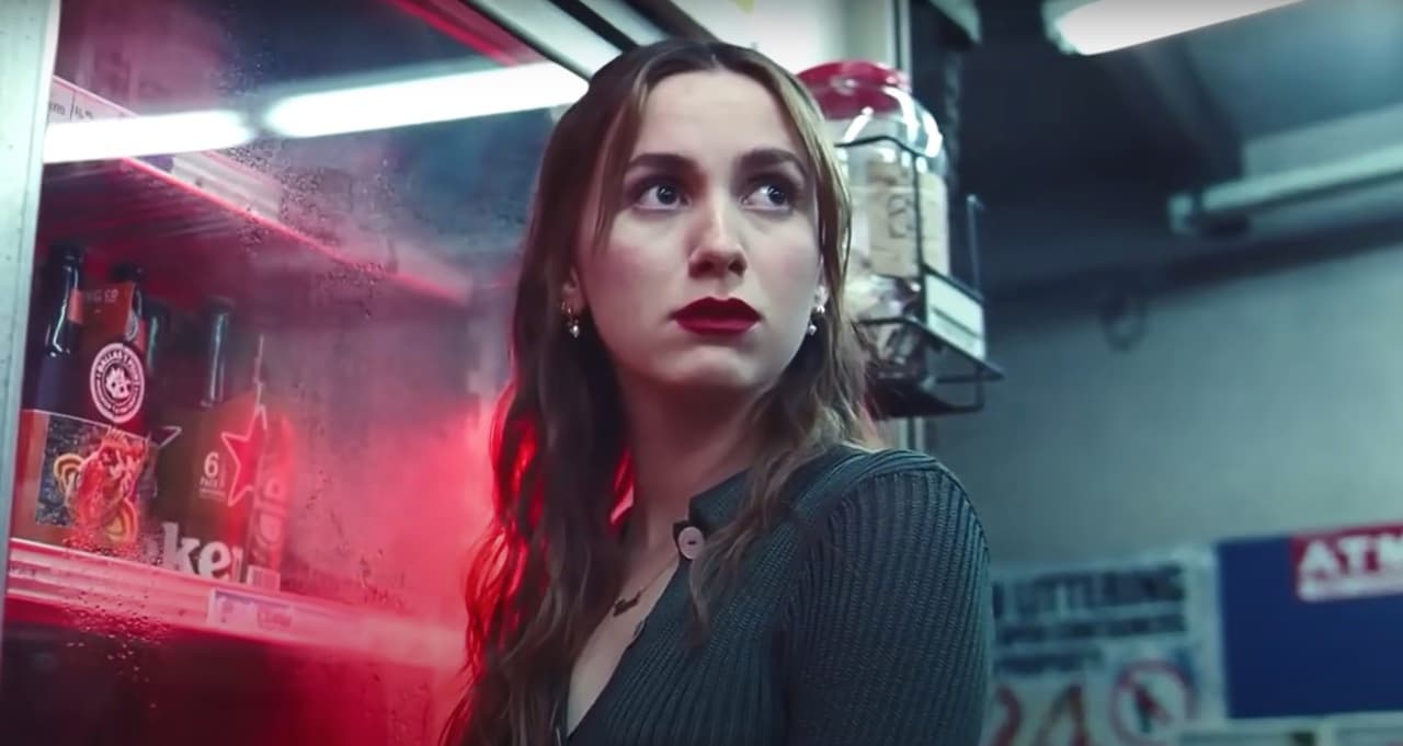 <b>Lexi</b>
<br>Pasó de ser un personaje secundario de poca importancia a robarse el cariño de la audiencia pues su obra que resultó un éxito, resaltó de una gran manera la vida de sus familiares y conocidos.