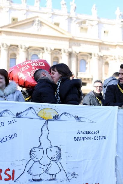 También se entregó a todos los prometidos un obsequio especial y un a sorpresa para la celebración de su matrimonio.