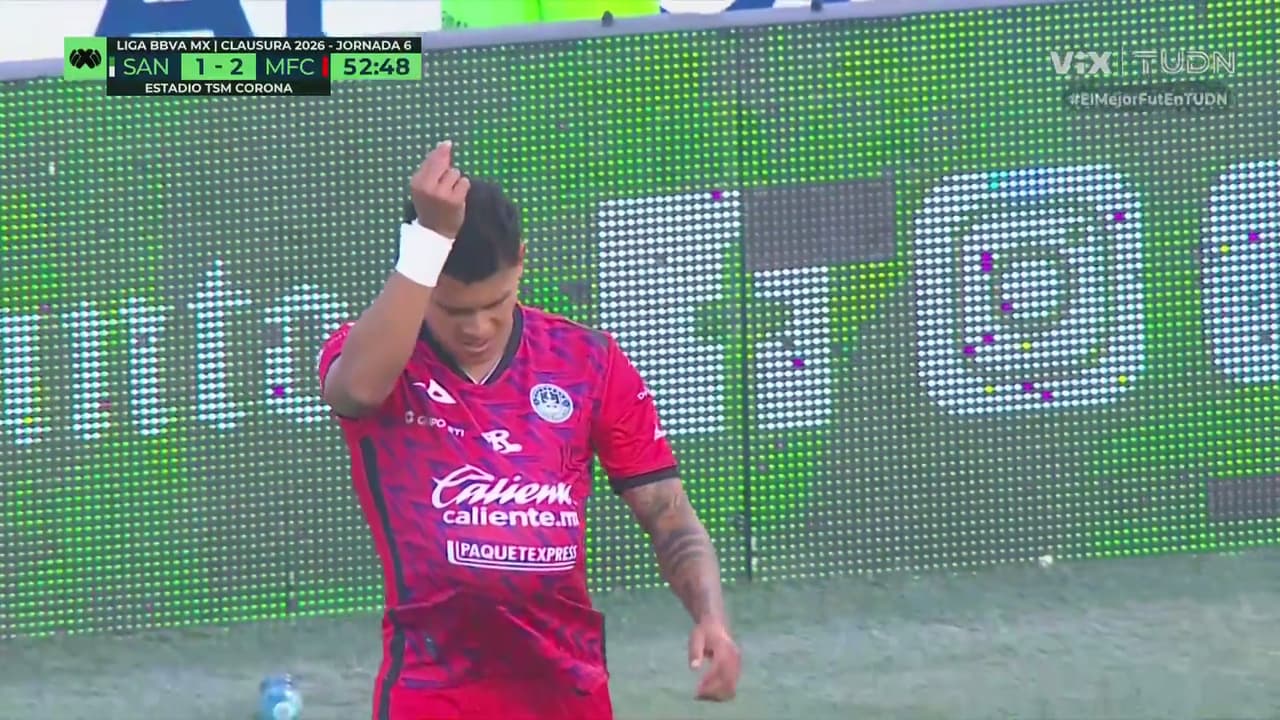 ¡Voltereta con amor! Zaleta cruza el disparo y vence a Carlos Acevedo