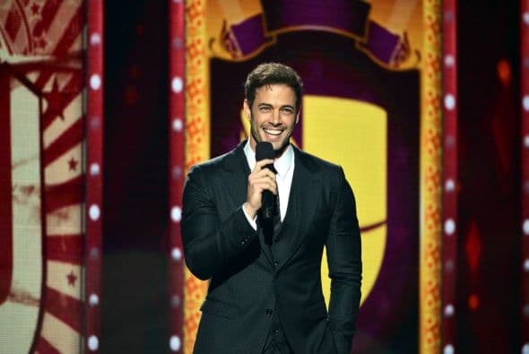 En ese entonces no pudo ocultar todo su acento cubano y así presentó al ganador: "Asere échate pa' acá, dale".