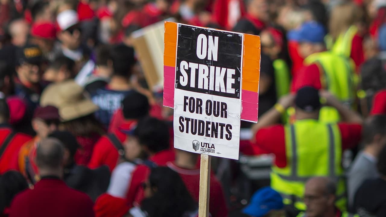 Después de cinco días de huelga, se llega a un acuerdo tentativo en relación a trabajadores de mantenimiento