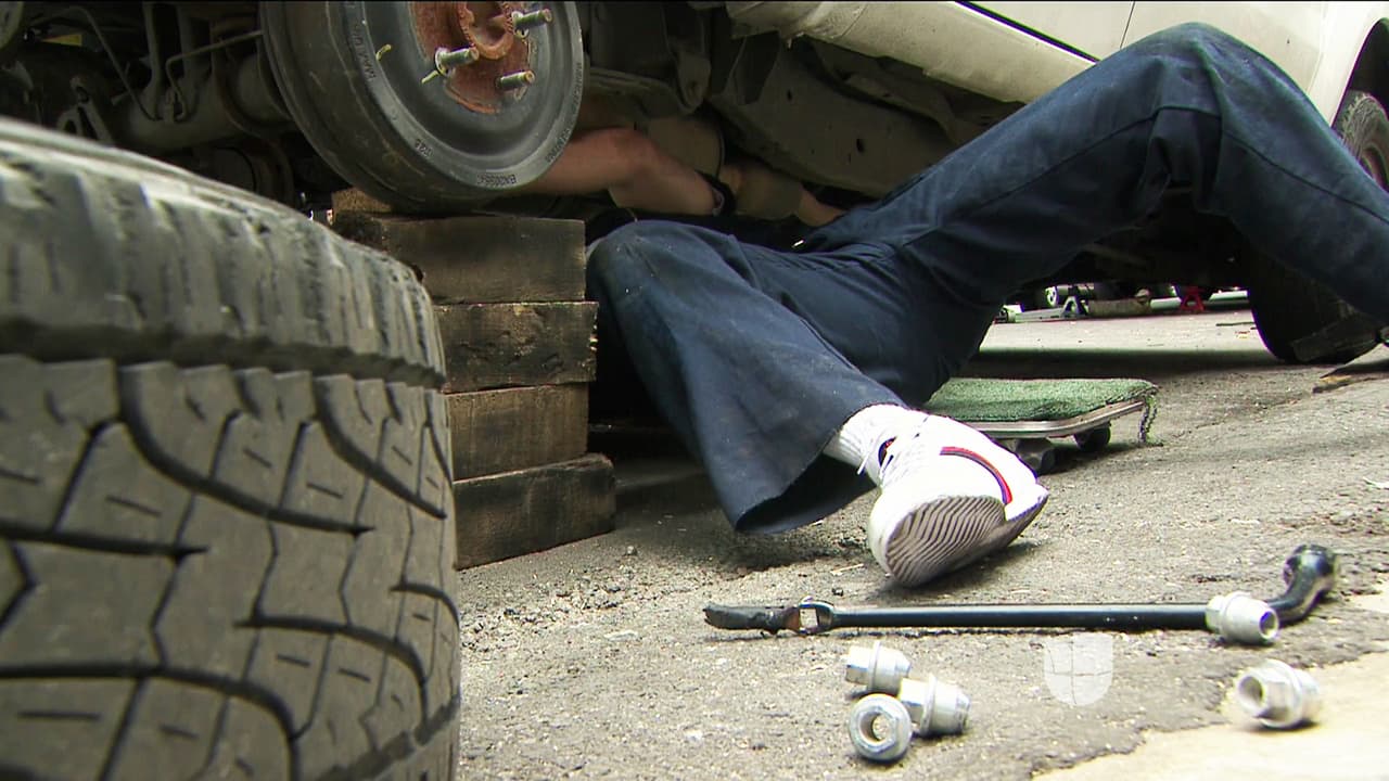 ¡Nooo! Alguien causó que el auto te cayera, tiró el gato hidráulico.