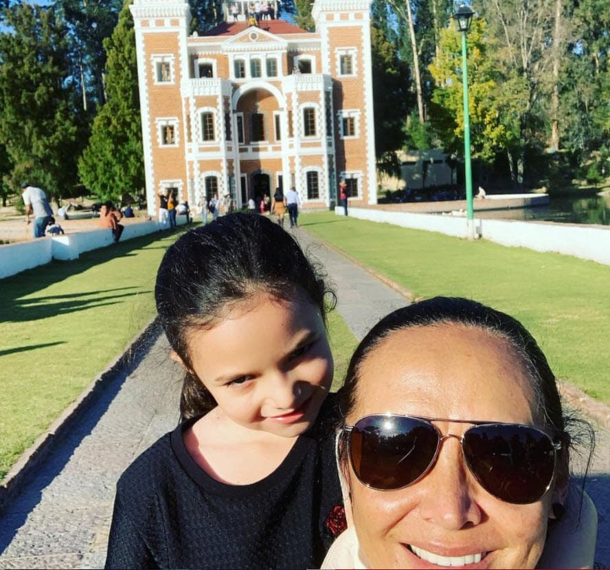 Al respecto, la actriz Mayra Rojas dijo que aún no conoce dicho país europeo y que será en unos años más cuando pueda visitarlo, pues considera que por ahora es muy joven para recorrerlo.