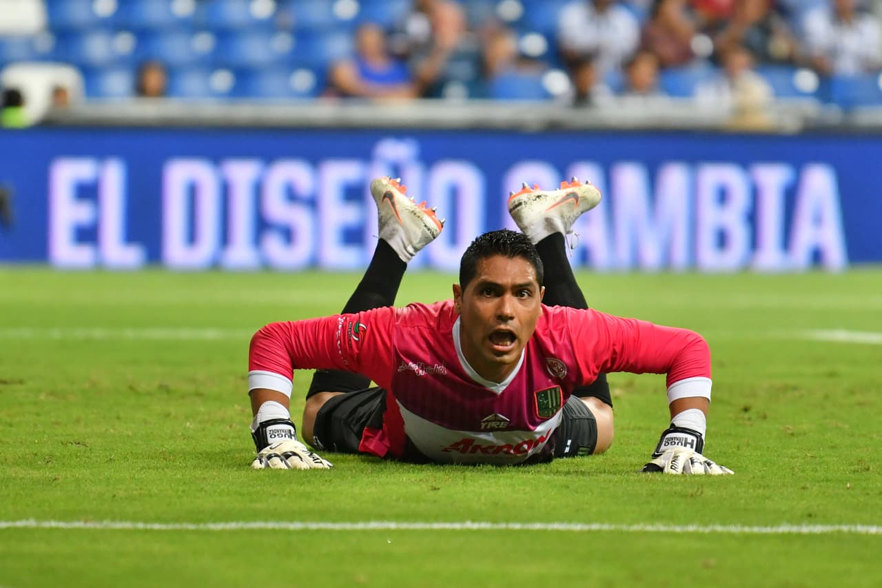 Y Zacatepec sudó frío a los 80 minutos cuando Rogelio Funes Mori llegó a definir una pelota a un metro de la línea de gol para sacudir la red.
