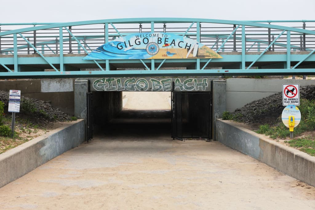 La entrada a la playa de Gilgo Beach, donde consiguieron once cuerpos enterrados.