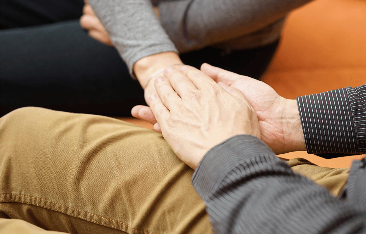 El amor romántico brinda más satisfacción al final.