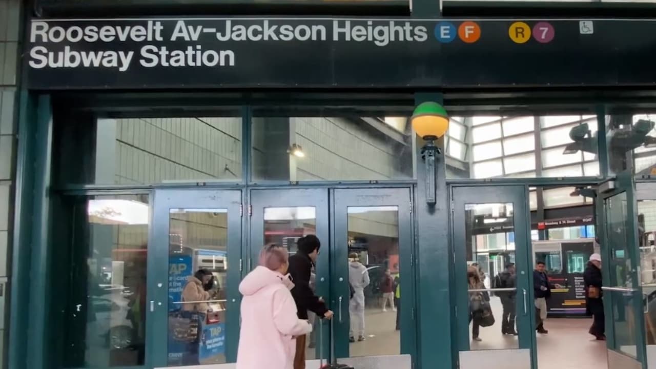 La muerte de la adolescente hispana ocurrió cerca de las 6:50 de la mañana, el día martes, 
<b>en un andén de la estación Roosevelt Avenue - Jackson Heights</b>.