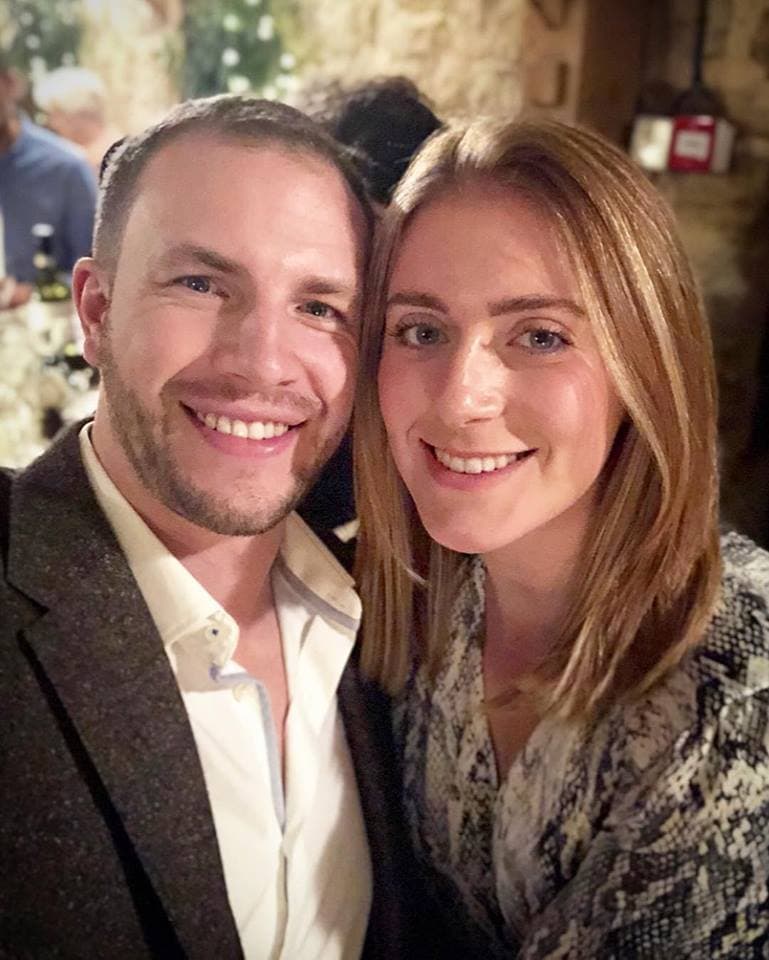 La prometida de Joe Watts, Tilly Powell, confirmó en su cuenta de
<b> <a href="https://www.facebook.com/tilly.powell.75" target="_blank">Facebook</a></b> lo ocurrido y dijo que su pareja fue inducido a un 
<b>estado de coma</b>.