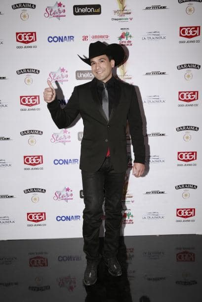 Bobby Pulido con todo y sombrero llegó a estar entre los más aplaudidos de Premios TVyNovelas.