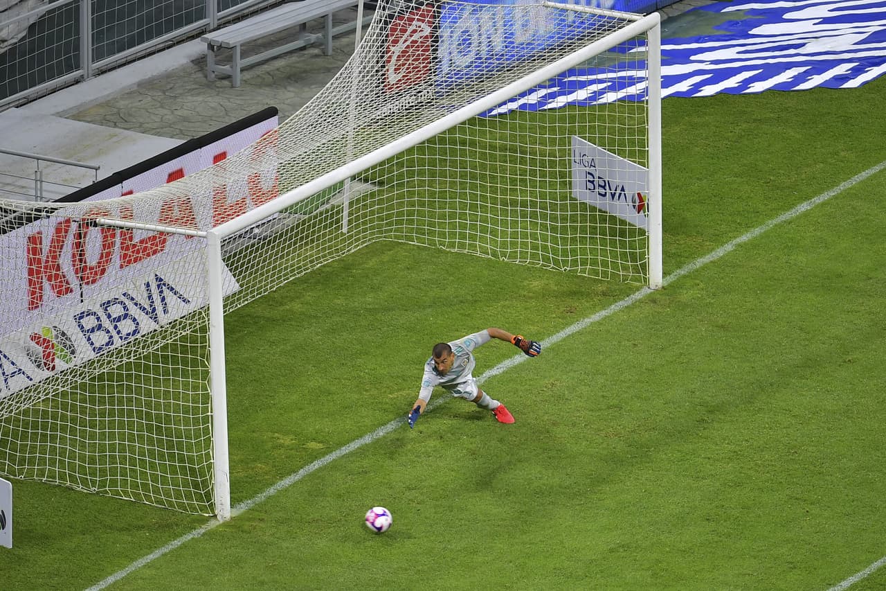 Los cementeros cayeron 2-0 y ponen en riesgo su calificación directa a la fiesta grande de la Liga MX. Nicolás López (69’) y Gignac (78’) marcaron por Tigres; ‘Cabecita’ Rodríguez falló un penal.