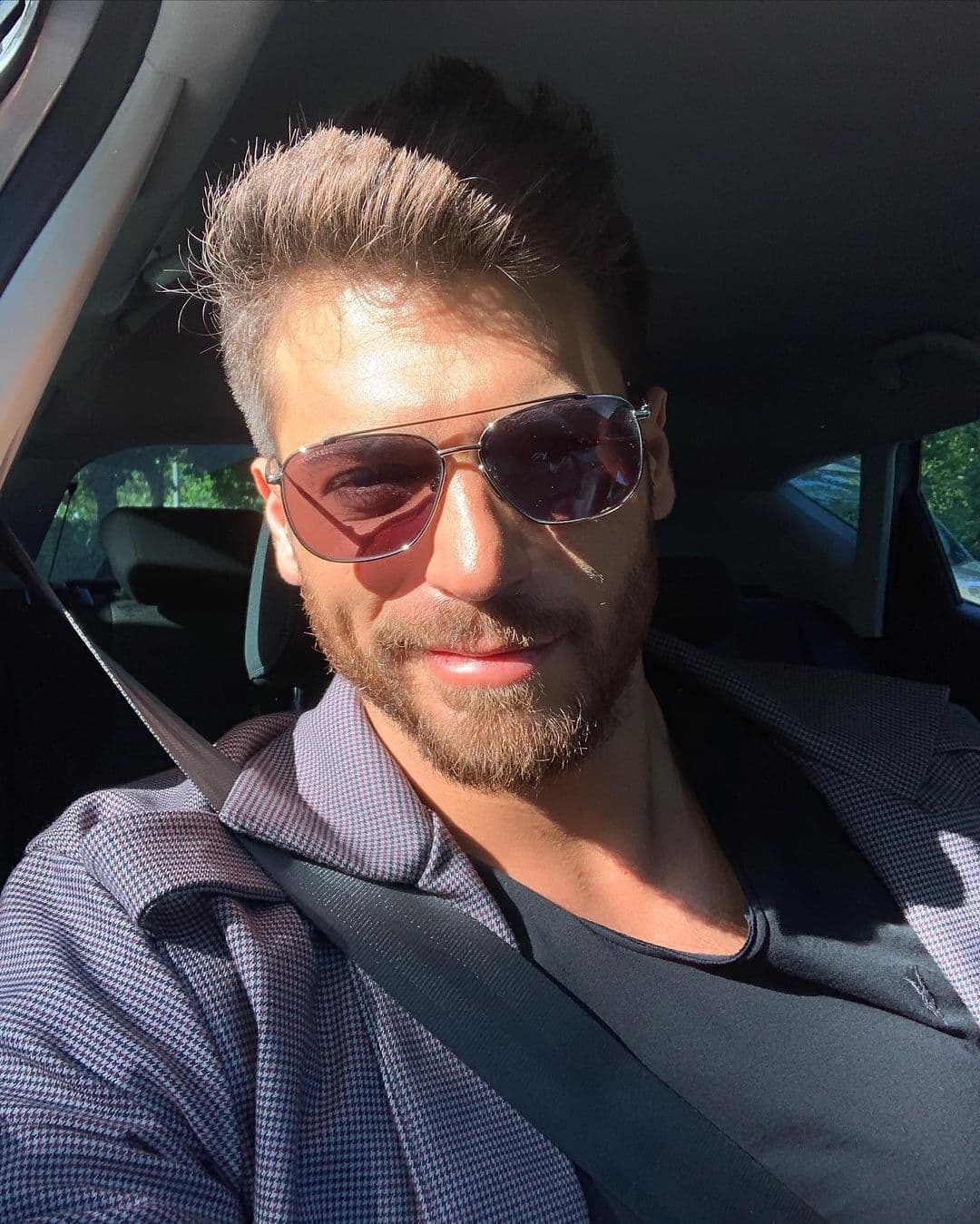 Actor, modelo, cocinero y abogado,
<b>Can Yaman</b> es un hombre multifacético que dará vida al millonario Can Divit en
<b><a href="https://www.univision.com/shows/pajaro-sonador">Pájaro Soñador.</a></b>