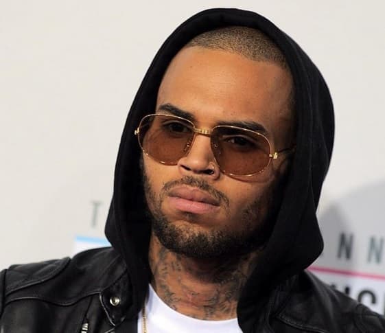 Chris Brown consigue una orden de alejamiento contra una acosadora