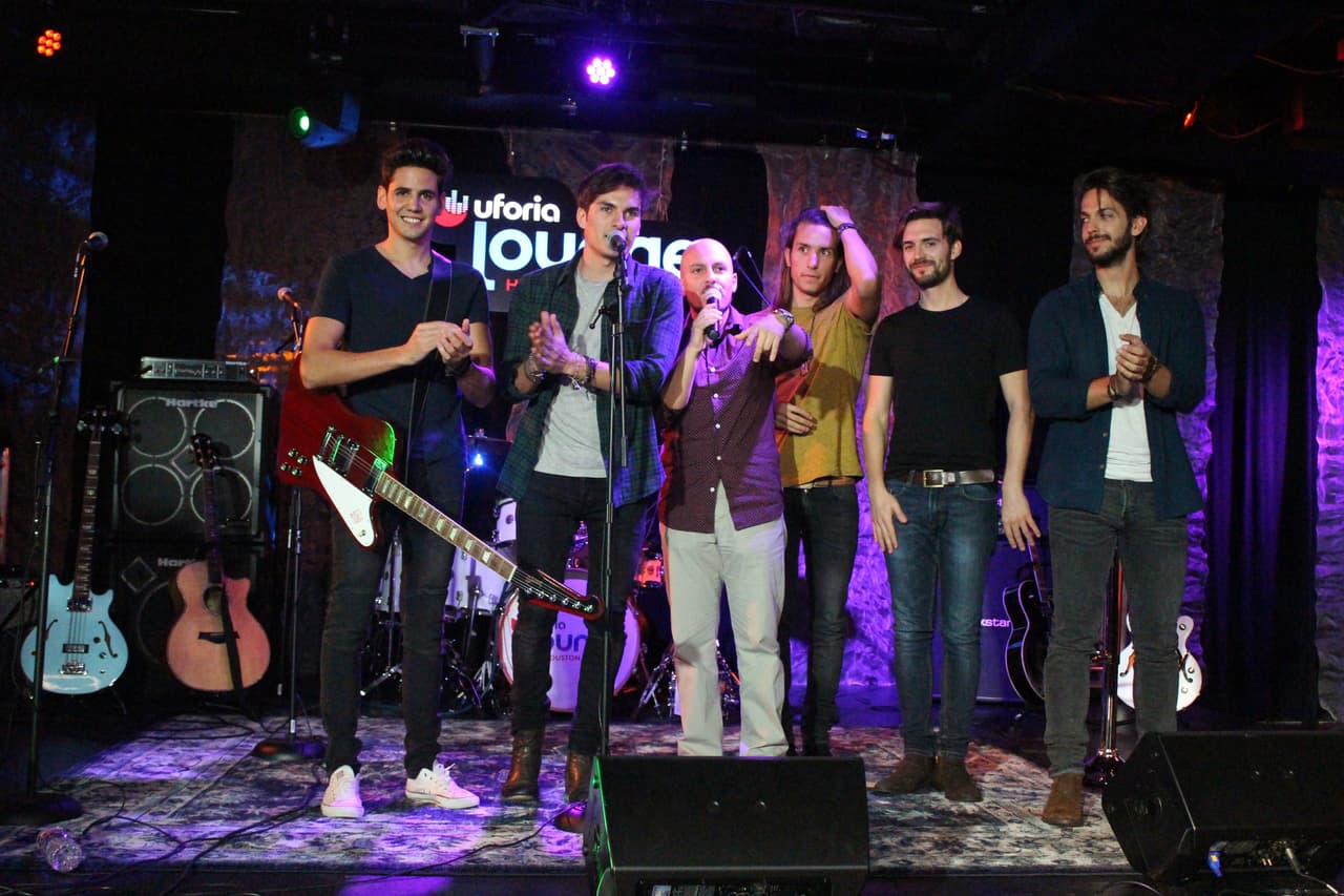 Escuchamos los mejores temas de Dvicio y pudimos preguntarles, ¡de todo!