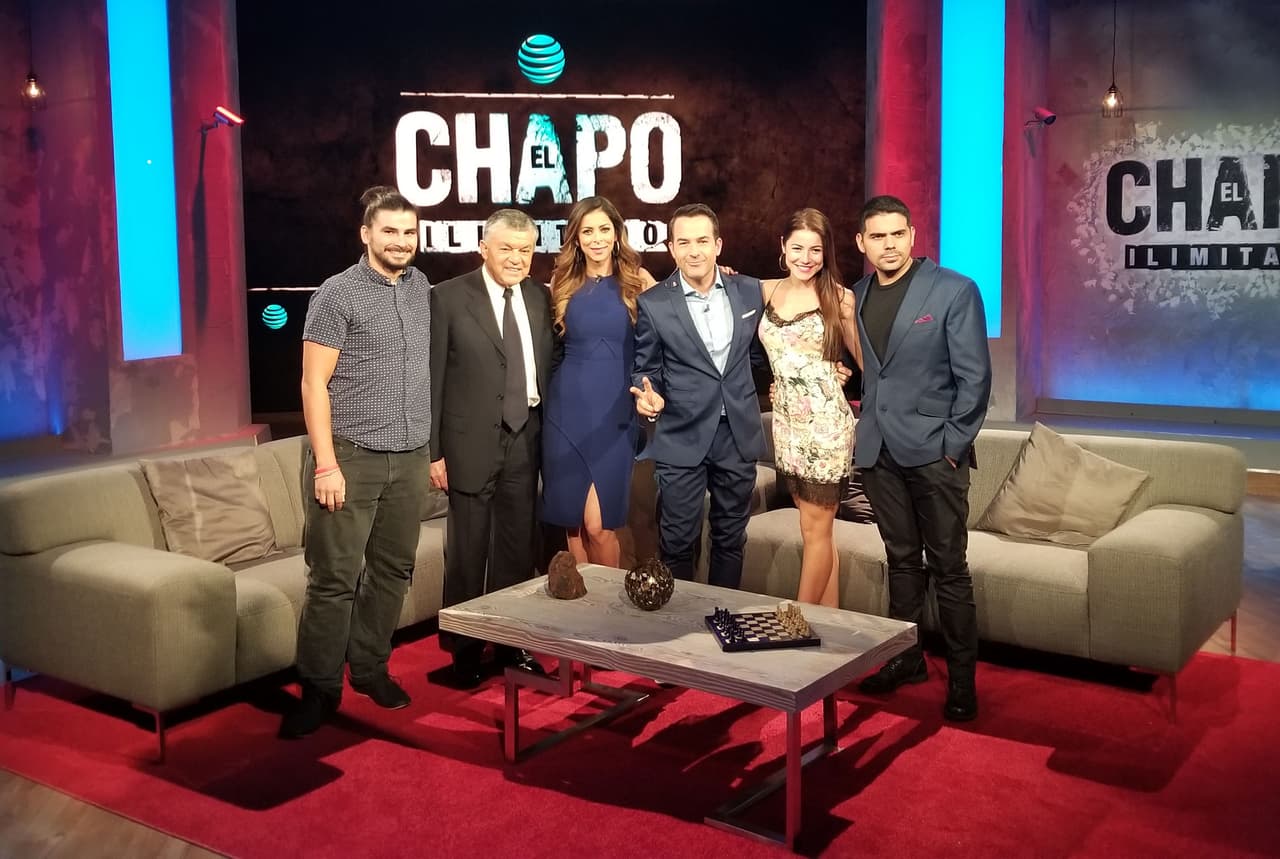 Todos los invitados pasaron un agradable rato durante las grabaciones del programa, y por supuesto no perdieron la oportunidad del tomarse la foto del recuerdo.