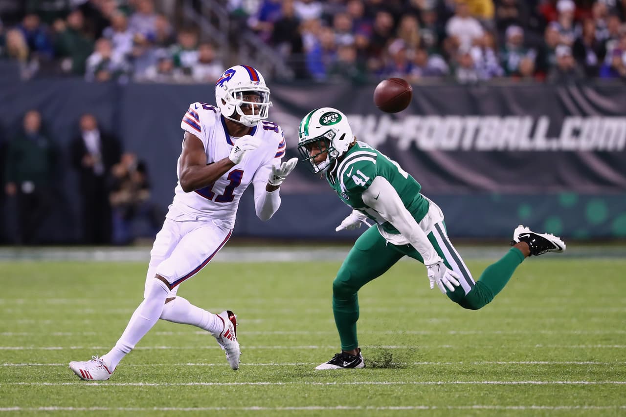 Zay Jones es hermano de Cayleb, receptor del Minnesota Vikings en NFL y que fue seleccionado en el Draft de 2016.