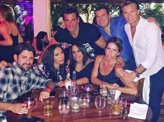 "Maki definitivamente no quiere vivir en México, otra cosa que nos aleja... Entonces, la verdad que de momento digo: estoy viviendo solo como un perro en México. La verdad no creo que esto tenga una forma de que yo sea feliz yendo cada 15 días a visitar a mis hijas y no tenga una pareja", aseveró.