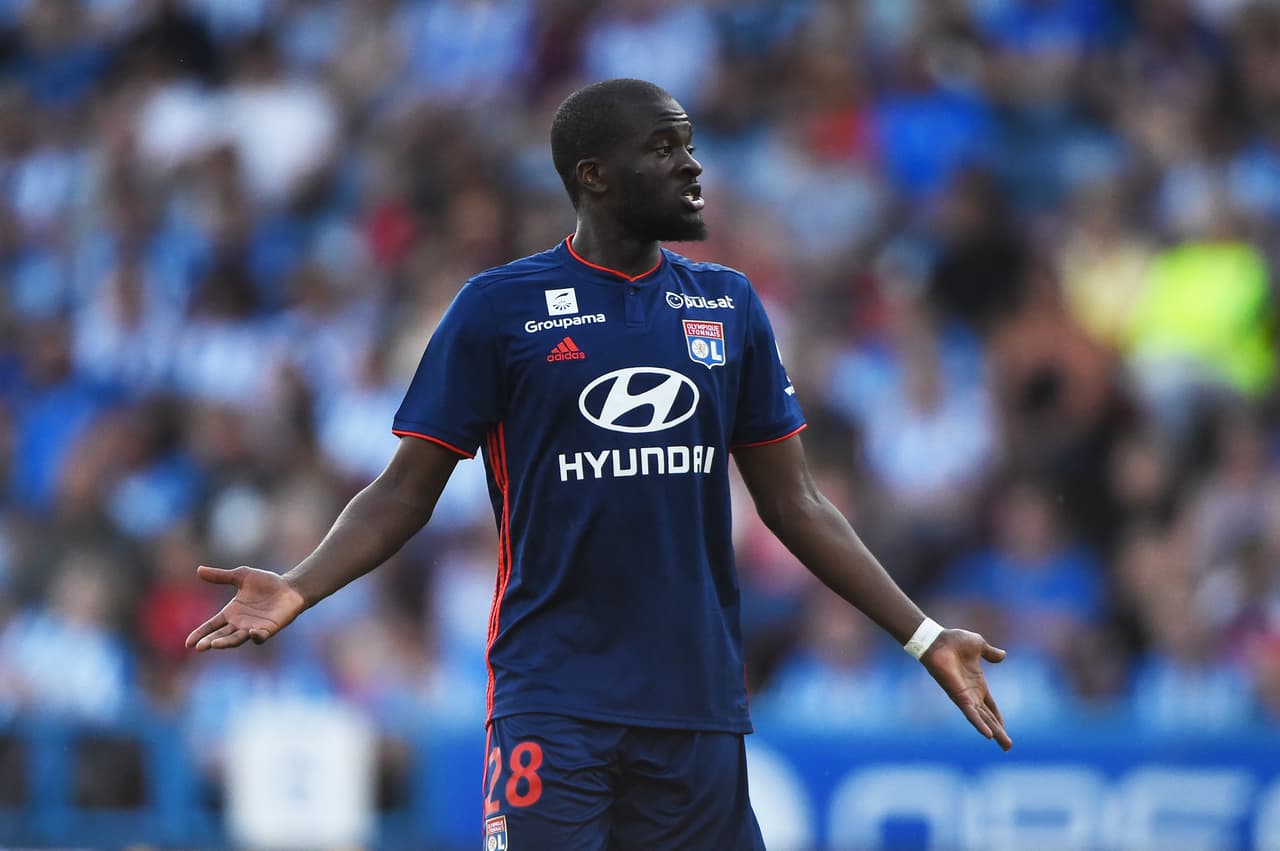Mediocampista: Tanguy Ndombele (Olympique Lyon) - 29.2 millones de dólares.