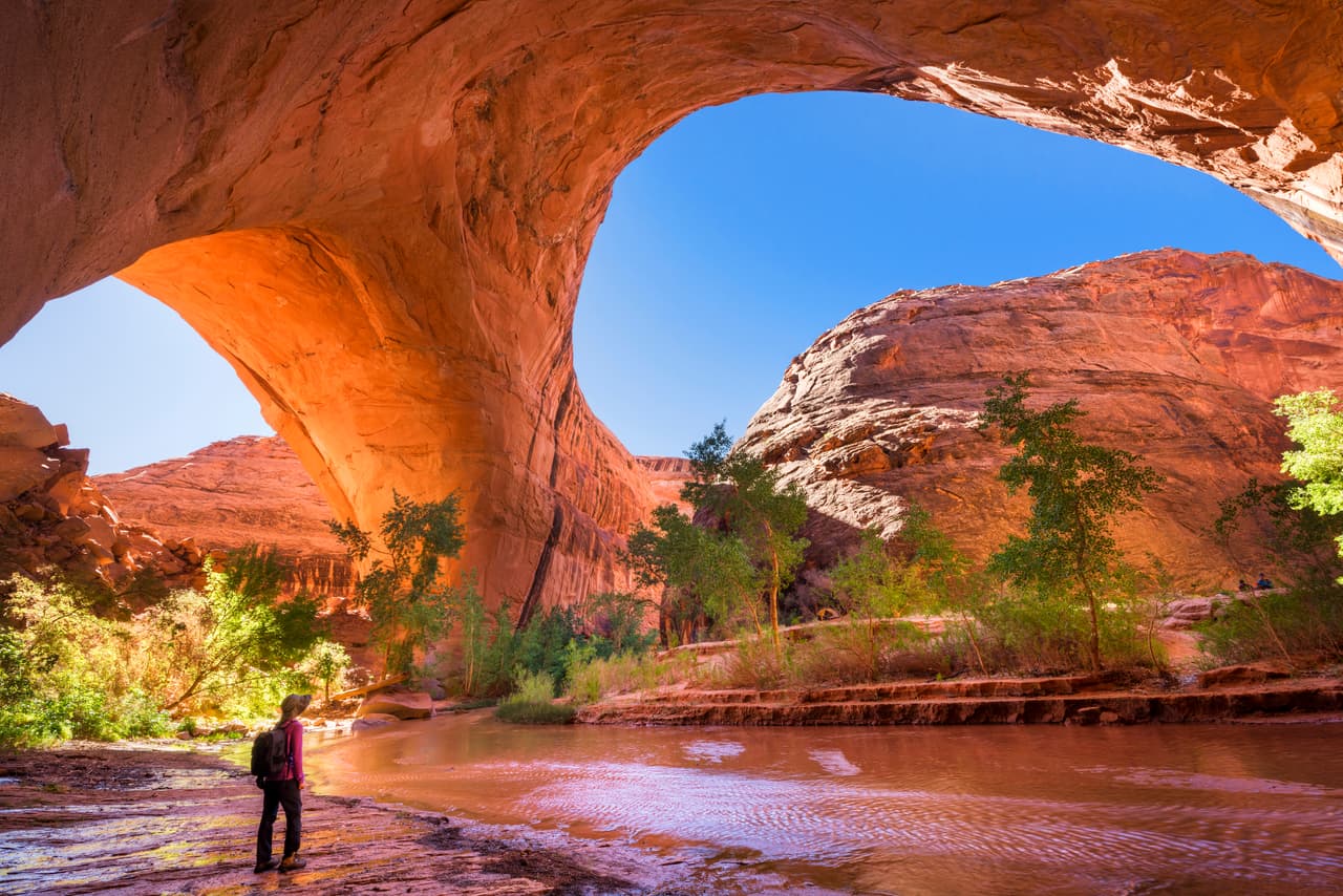 <h3 class="cms-H3-H3">Grand Staircase-Escalante, Utah</h3>
<br>
<br>Con casi 1.9 millones de acres, el Grand Staircase-Escalante es el monumento nacional más grande entre los 48 estados continentales de Estados Unidos. Se trata de un punto ideal para practicar el ciclismo de montaña, el senderismo o bien acampar.
<br>