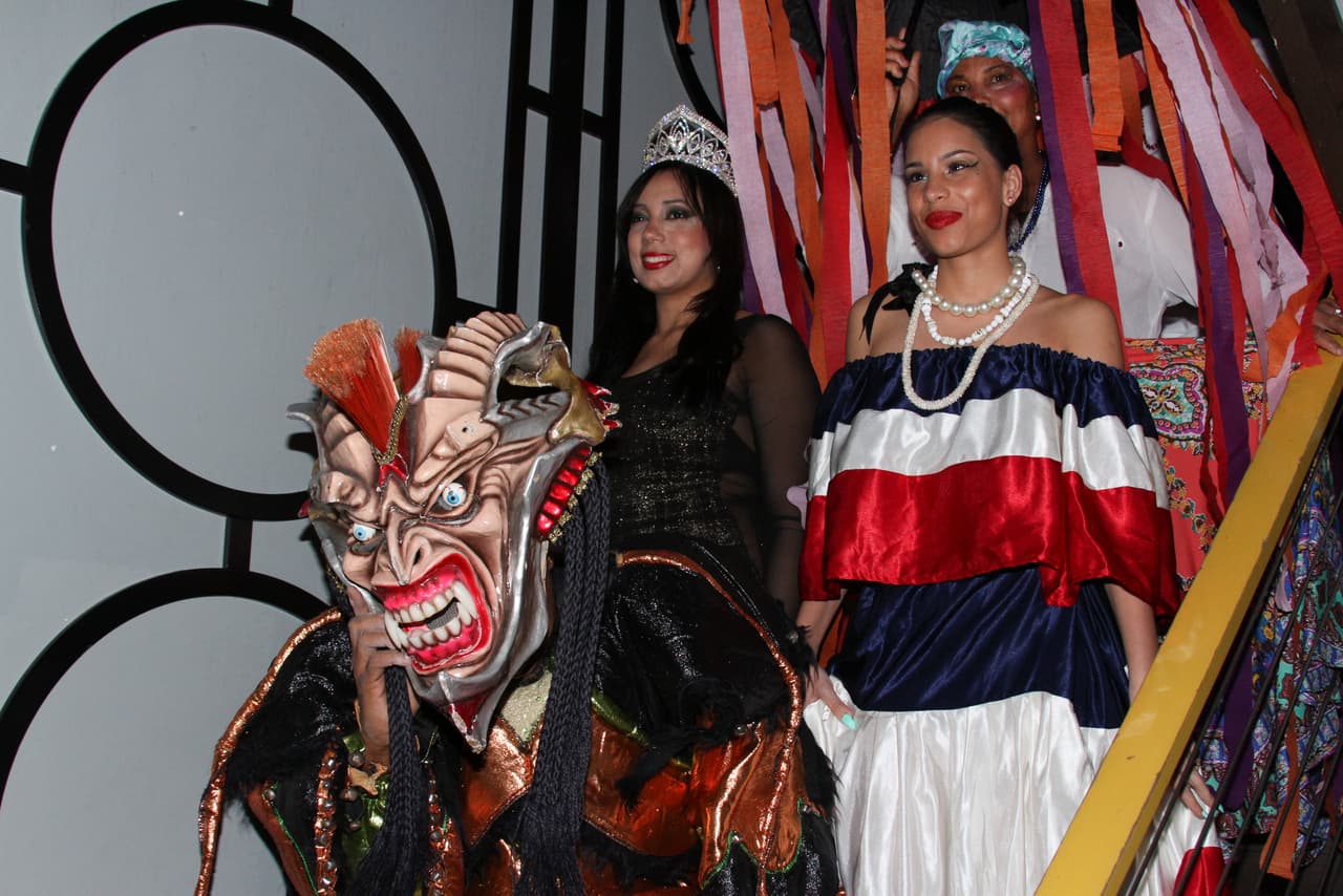 La Familia de Univision, líderes de la comunidad y la agrupación de salsa Chiquito Team Band le pusieron mucho sabor a la celebración en el Alto Manhattan, mira aquí lo que pasó.