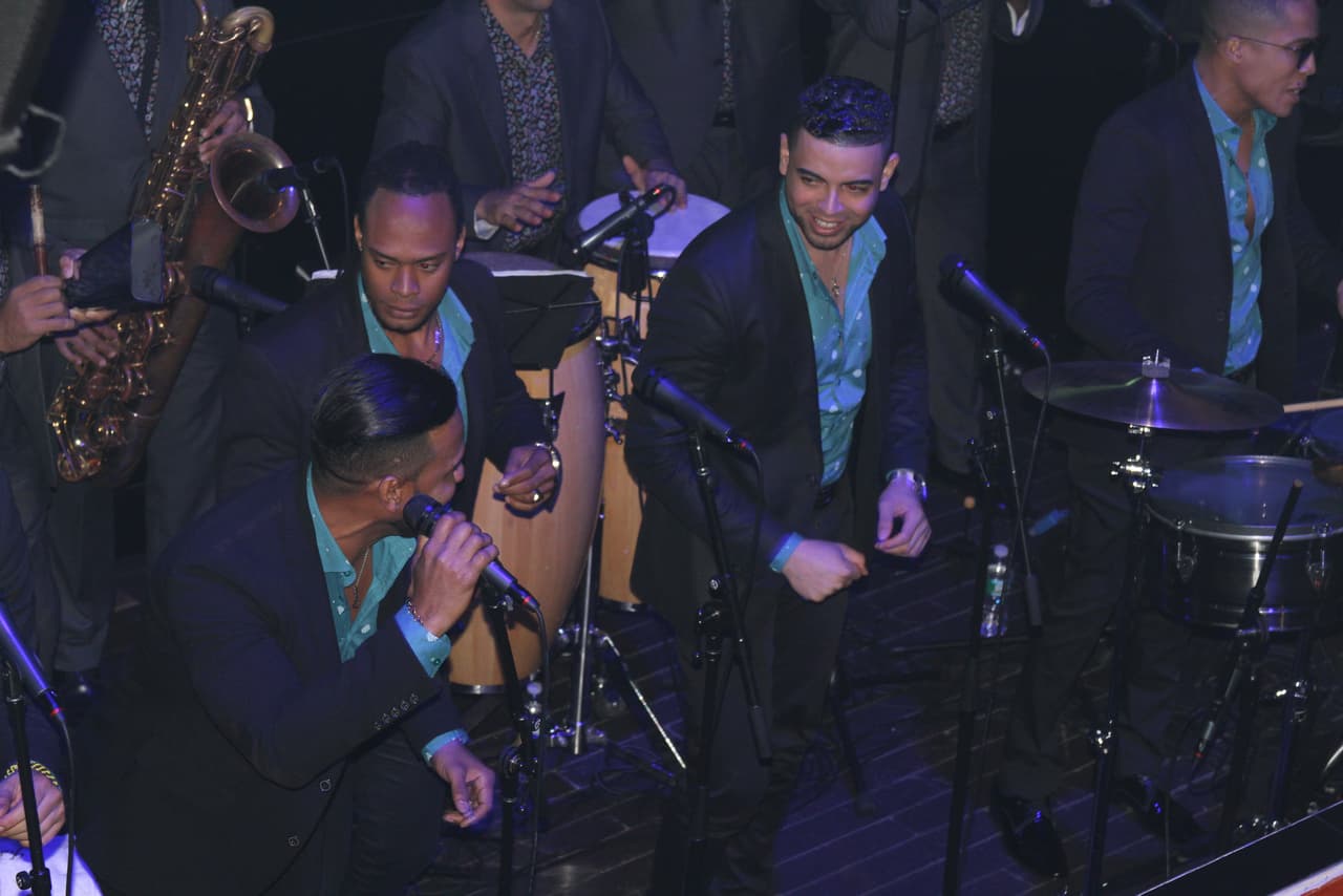 La Familia de Univision, líderes de la comunidad y la agrupación de salsa Chiquito Team Band le pusieron mucho sabor a la celebración en el Alto Manhattan, mira aquí lo que pasó.