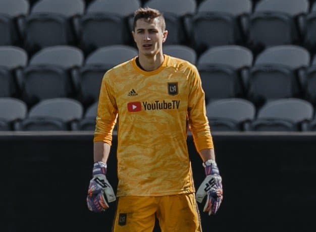 Una vida en paralelo junto a Carlos Vela, y una nueva oportunidad en LAFC para joven arquero mexicano