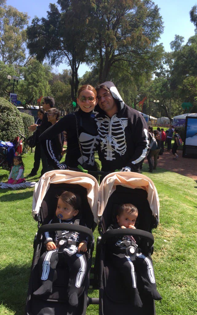 Luego de estrenarse como mamá de mellizos, la protagonista de 'Fuego en la sangre', comentó: "No puede existir nada mejor que la maternidad". La actriz también dijo sentirse "iluminada, contenta y llena de amor por parte de mi esposo y mi familia".