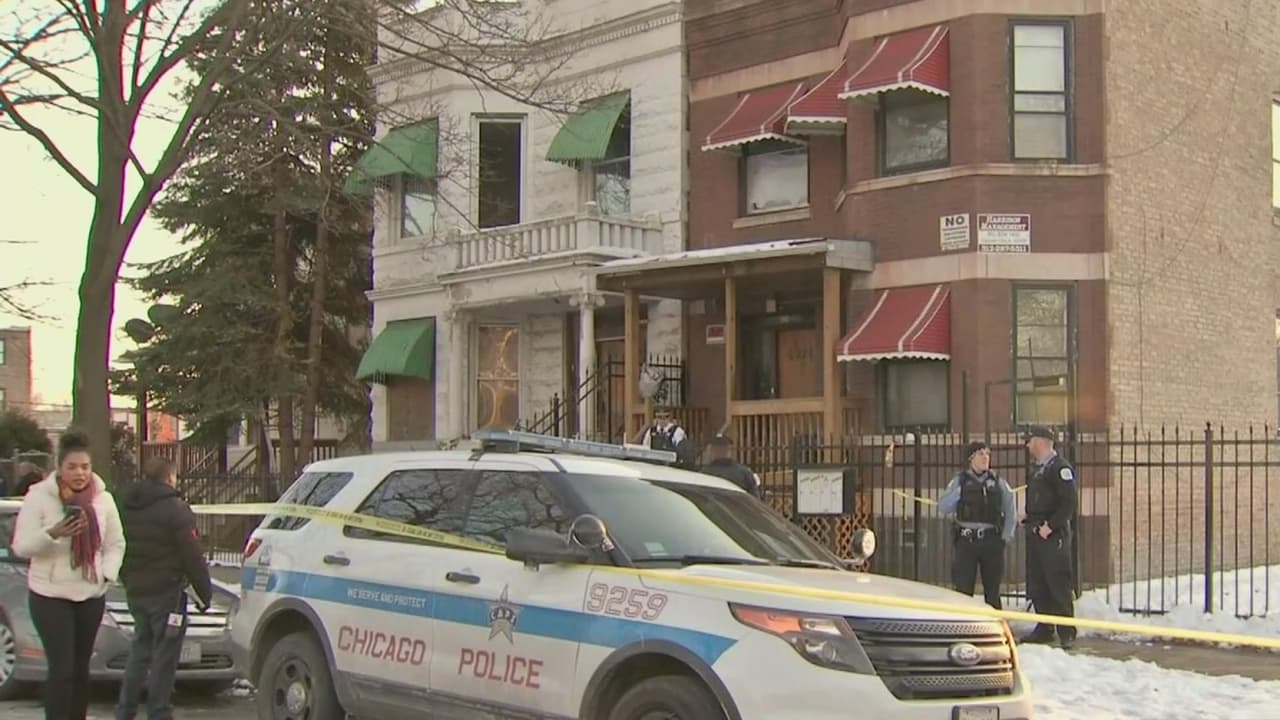 Niño de tres años recibe un disparo en la cabeza cuando jugaba con armas guardadas en una casa de Chicago