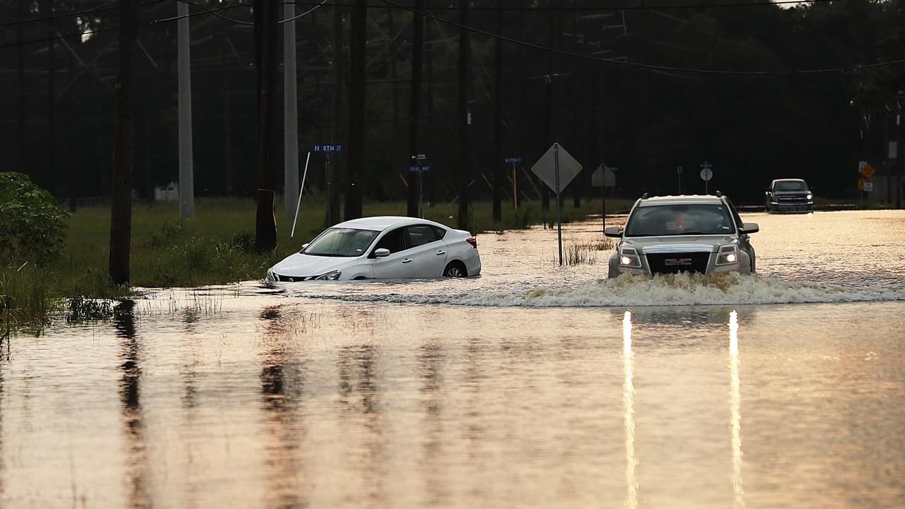 Estas son las recomendaciones de las autoridades de Houston ante el pronóstico de lluvias intentas e inundaciones este miércoles.