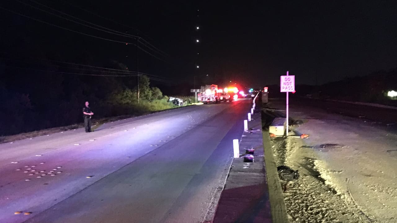 Muere mujer al estrellar su automóvil cuando intenta huir de las autoridades