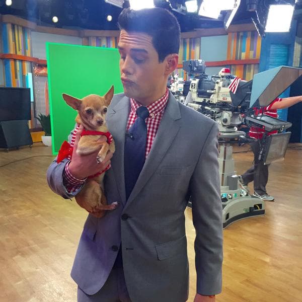 Honey también se lleva sus regaños, dulces no porque se le pican los dientes.