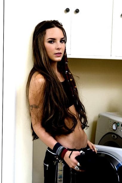 Luego se dedicó a la música y se convirtió en un ícono pop. Después de muchos años volvió a las telenovelas con "Camaleones".