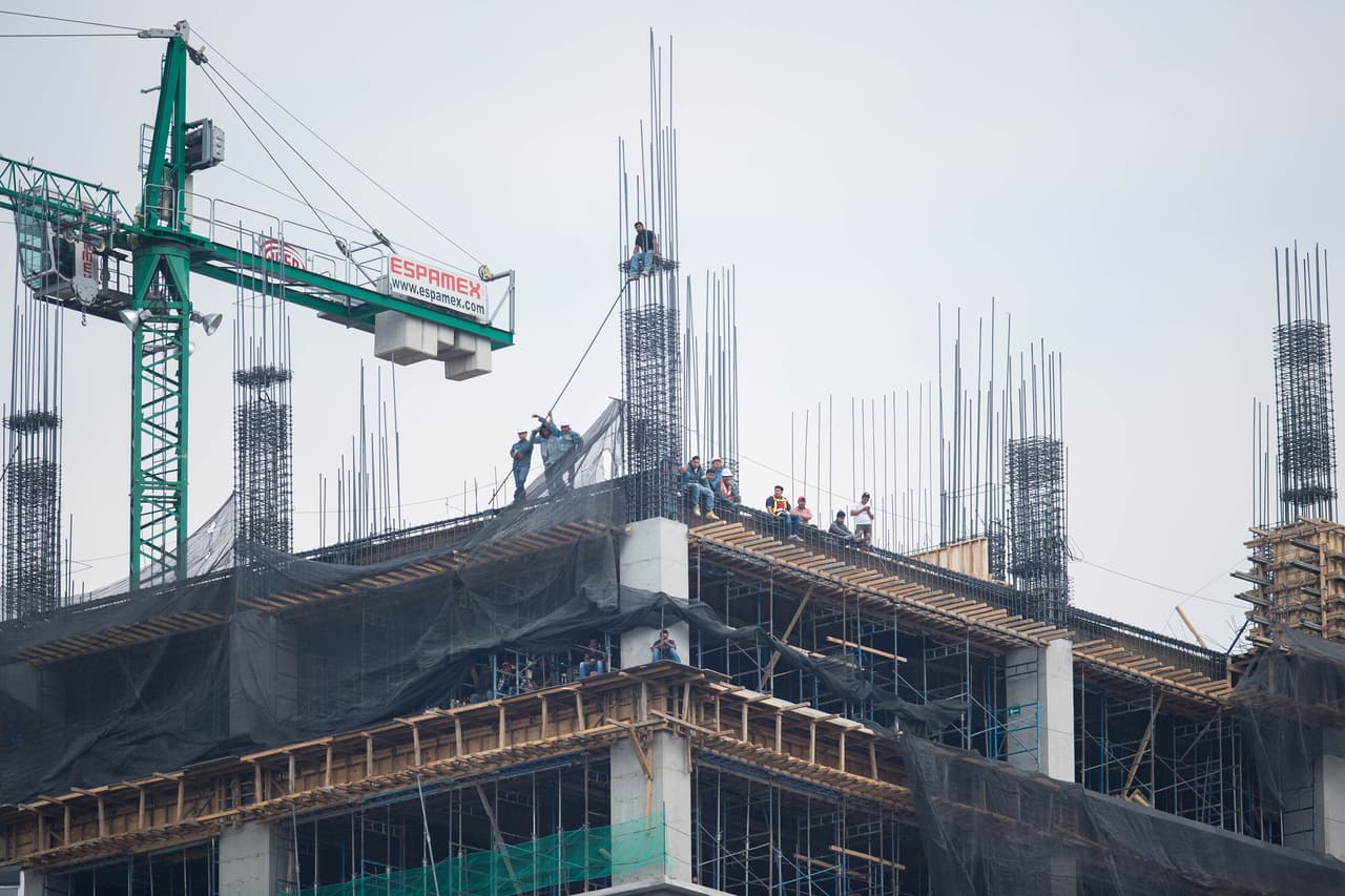Para el recuerdo quedarán aquellas fotos de edificios aledaños en los que se alcanzaban a ver los partidos que se disputaban en el estadio Azul.