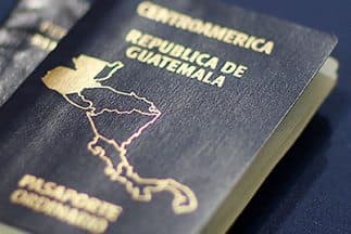 Guatemala advierte problemas con pasaportes