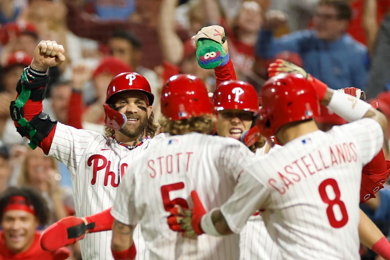 Los Phillies de Filadelfia cerraron la ronda de comodines con una contundente victoria por 7-1 sobre los Marlins de Miami para la cuarta barrida en cuatro series de comodines de la MLB.