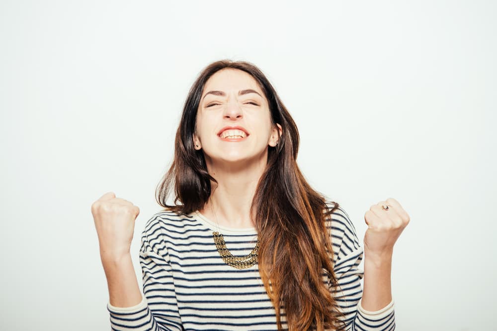 <b><u>Escorpión en el mes de Libra: Júpiter directo en tu signo al igual que Venus, que entrará retrógrado el 5 de octubre. Tu regente, el planetoide Plutón entra directo en Capricornio el 1 de octubre.</u></b>
<br>Este mes de Libra para ti, Escorpión, marcará un período de sorpresas afectivas, además es el preámbulo a lo que será tu etapa de cumpleaños que se inicia después de este ciclo. La tónica que primará es la de admiración, por eso, cuando Venus, planeta del amor, entre retrógrado en tu signo el 9 de octubre debes ser muy cuidadoso a la hora de escoger las palabras adecuadas para expresarte. Felizmente la balanza se compensa con tu regente, Plutón, directo al comenzar octubre. 
<br>