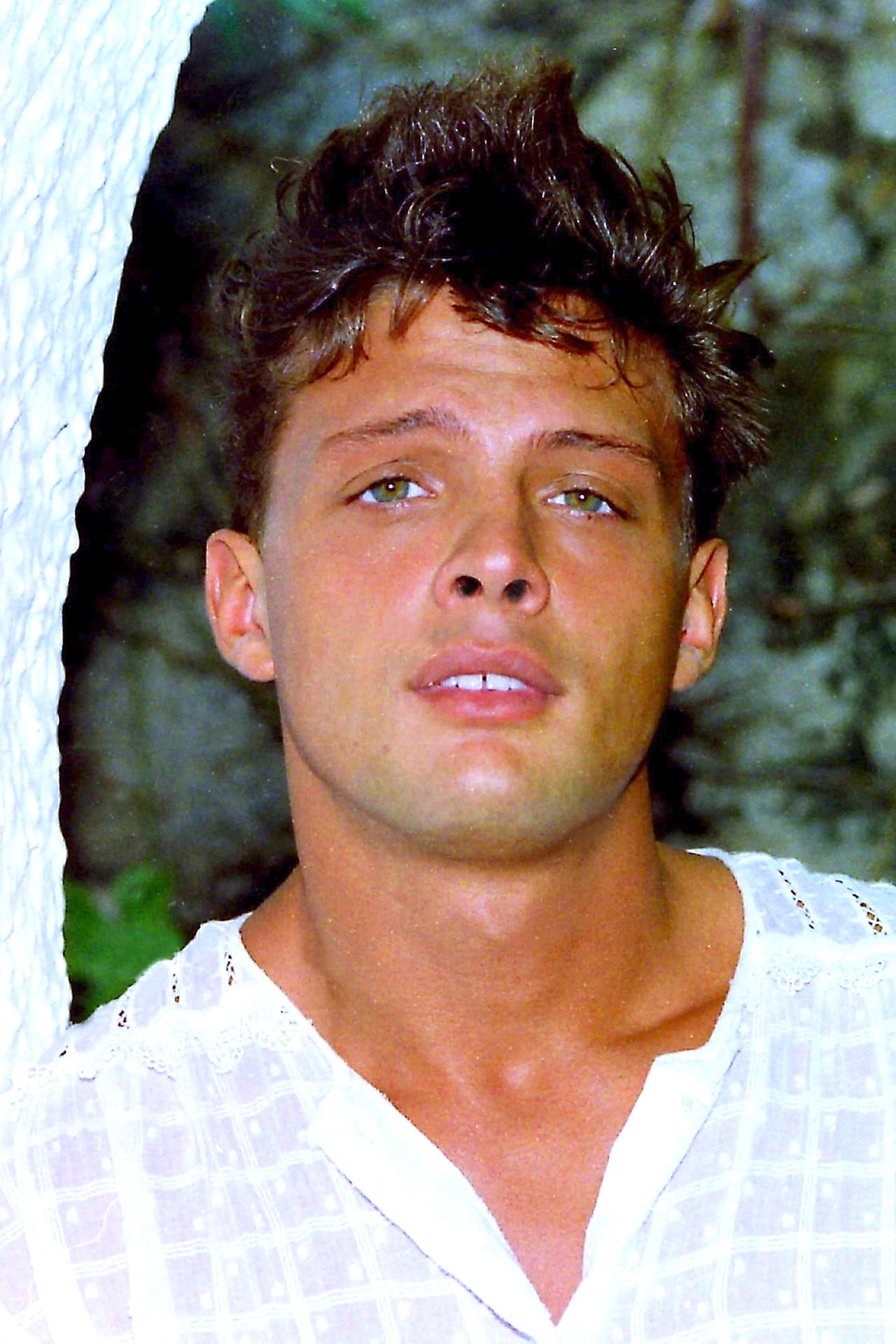 En los años 90
<b>Luis Miguel</b> era todo un joven galán. Canciones como ‘Cuando calienta el sol’, ‘La incondicional’ y ‘Ahora te puedes marchar’ lo colocaron como uno de los artistas pop más conocidos.