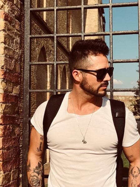 "La vida sigue, yo también le deseo lo mejor a la merengue, vamos a sonreír, vamos a hacer más cosas, vamos a cumplir sueños, vamos a poner el corazón en todo lo que venga más adelante", confesó el actor.