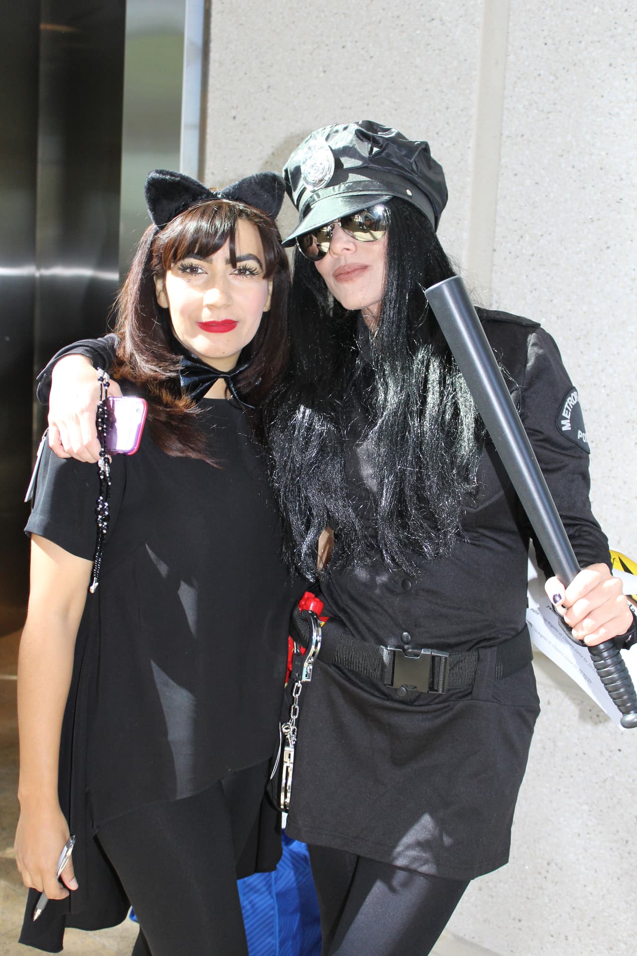 El equipo de Univision Los Angeles festejó Halloween a lo máximo y la gran fiesta contó con la presencia de personajes de la talla de Pitbull, Paquita la del Barrio, Donald Trump y hasta El Chapo.