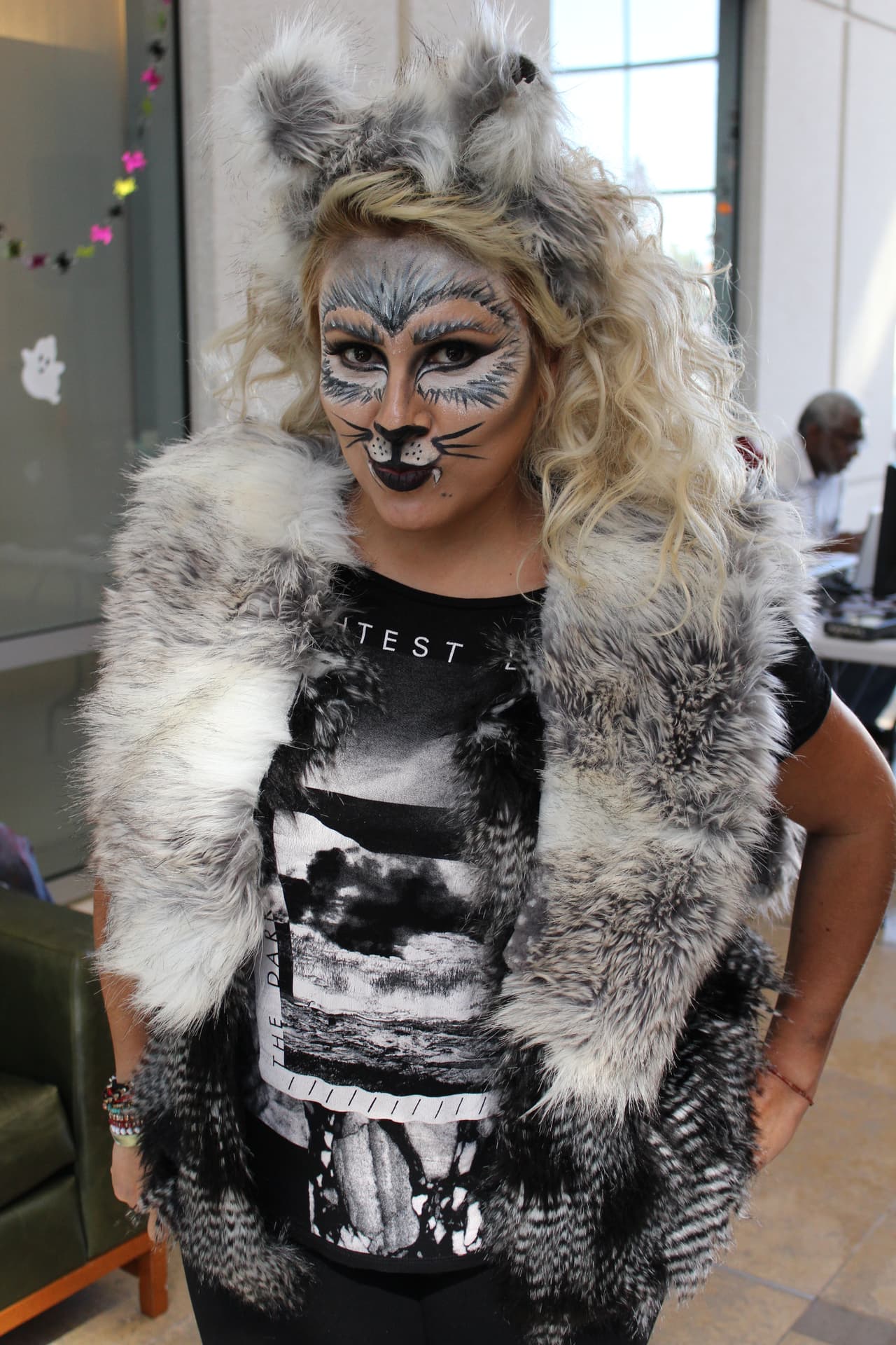 El equipo de Univision Los Angeles festejó Halloween a lo máximo y la gran fiesta contó con la presencia de personajes de la talla de Pitbull, Paquita la del Barrio, Donald Trump y hasta El Chapo.