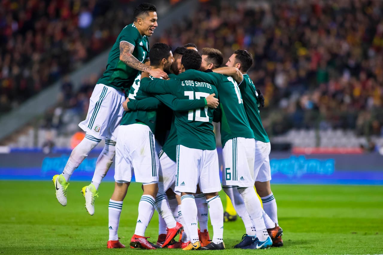 La situación del defensa de la selección mexicana de fútbol es complicada, pero sus compañeros le han expresado su apoyo en las redes sociales.